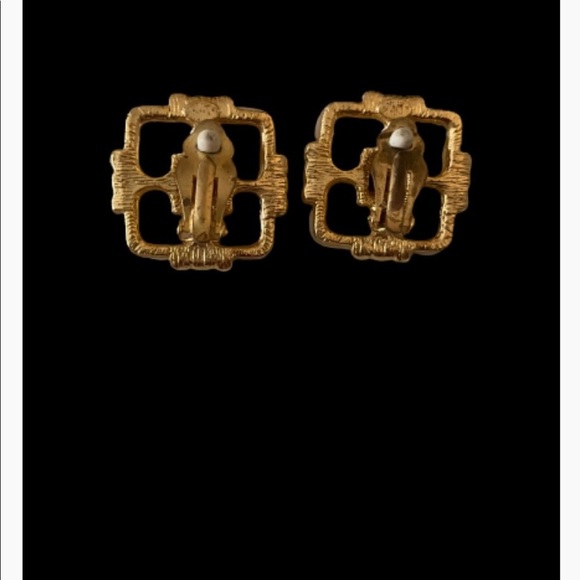 Gorgeous vintage clip back earrings with rubber tab on back for extra comfort m - Picture 3 of 5